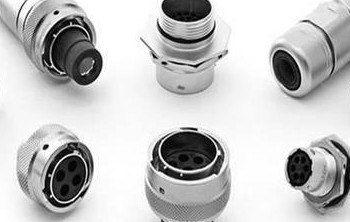 如何正確的選擇和使用小型圓形連接器？