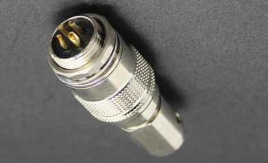 選擇電子連接器時(shí)需考慮安全參數(shù)和技術(shù)參數(shù)